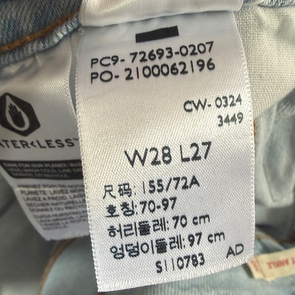 Levi's Light Wash Distressed Ribcage Ankle Jeans Size 28 - Picture 8 of 8